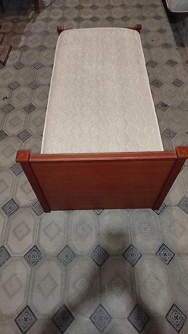 tek kravat işlənmiş: İşlənmiş, Təknəfərlik çarpayı, Bazasız, Matras ilə, Siyirməsiz — 3