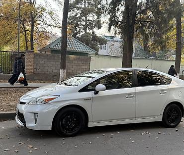 мф 70: Toyota Prius: 2015 г., 1.8 л, Вариатор, Гибрид, Хэтчбэк — 4