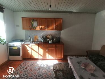 продаю дом село джал бишкеке: Үй, 83 кв. м, 3 бөлмө, Риелтор, Эски ремонт