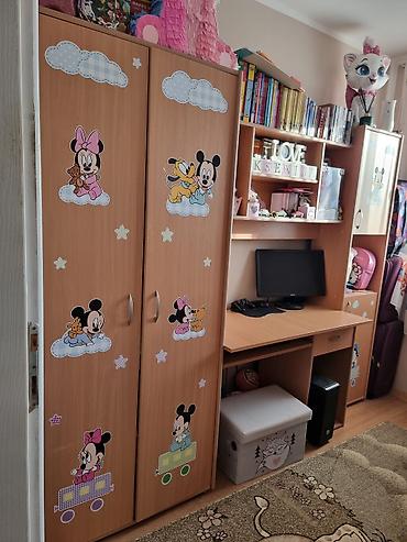 max co kaputi: Dečija sobna garnitura – ormar + radni sto sa policama i dodatnim — 1