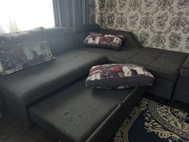 диван кресло бишкек: Диваны с подушками в хорошем состоянии. Три дивана: можно переставить