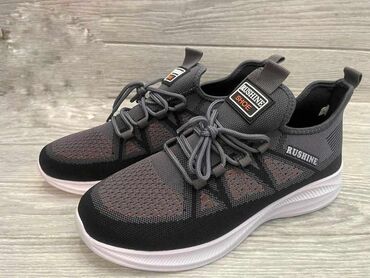 zenske patike markirane: Trainers, Benetton, size - 47