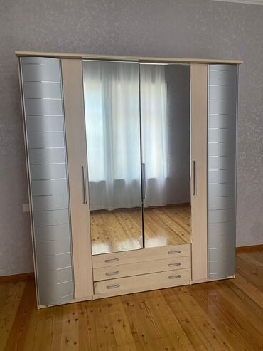 вешалка для верхней: Б/у, 4 двери Прямой шкаф, Шкаф-вешалка