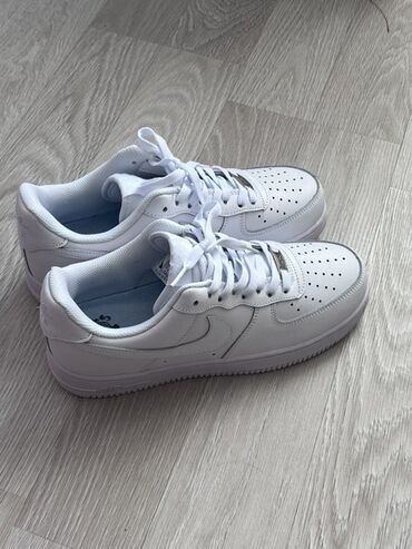 Кроссовки и спортивная обувь: Мужские кроссовки, 42, Nike, Новый, цвет - Белый, Платная доставка, Самовывоз