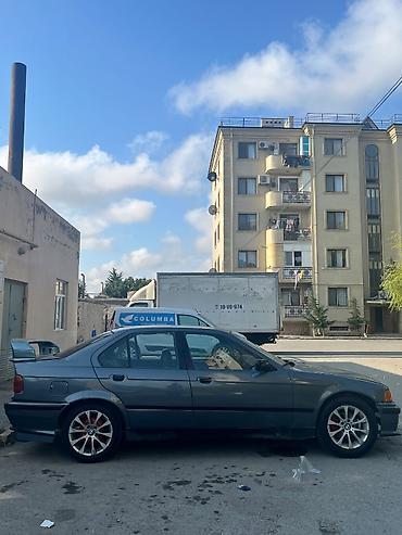 BMW: BMW 3 series: 1.8 l | 1993 il Sedan — 2