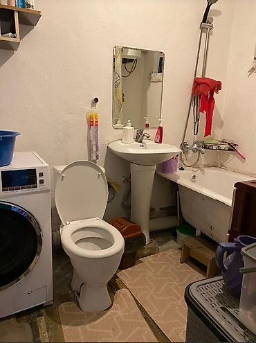 Продажа коттеджей и домов: Продается полумансардный дом в районе Арча-Бешик. Участок по — 10