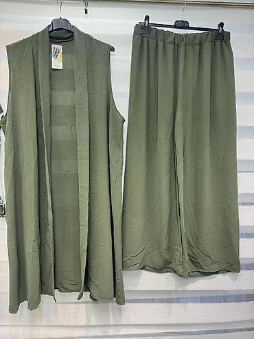 pull and bear torbice: Komplet, kardigan i pantalone
Cena 2400
Vel. do 4xl
V18 — 8