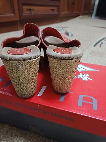 медал: Босоножки, 37, 37.5, 38, Clarks, Б/у, цвет - Оранжевый — 2