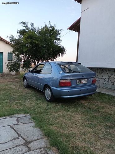 Toyota: Toyota Corolla: 1.3 l. | 2001 έ. Χάτσμπακ — 3