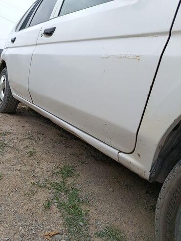 дизел двигател: Mazda Demio: 1997 г., 1.3 л, Автомат, Бензин, Хэтчбэк