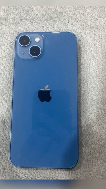 срочно срочно продаю горит: IPhone 13, Б/у, 256 ГБ, Blue Titanium, Наушники, Зарядное устройство, Защитное стекло, 95 %