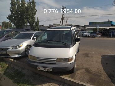 бусик машина: Toyota Previa: 1992 г., 2.4 л, Механика, Бензин, Минивэн