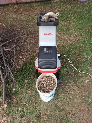 Baštenski alati i oprema: Izuzetna seckalica - drobilica za granje. Radi odlično, vrlo malo je — 14