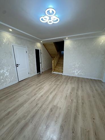 Продажа коттеджей и домов: 🏡 Срочная продажа 2-этажного дома в ж/м Ак-Орго, Бишкек! ✨ 177 м² | 5 — 2
