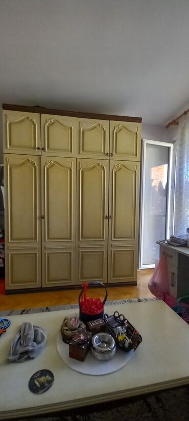 polovan namestaj smederevo: Double warderobe, Wood, color - Beige, Used