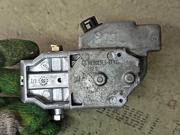 Другие детали рулевой части: Блокиратор руля / рулевой колонки Mercedes-Benz W210 / W202 / W208 — 11