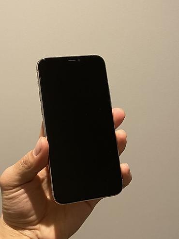 Apple iPhone: IPhone 11 Pro, 256 ГБ, Серебристый, Чехол, 82 % — 2