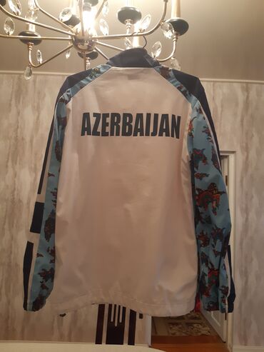 Свитера: Orginaldır. 2019 yay qış olimpiya oyunlarında iştirak etmiş atlet