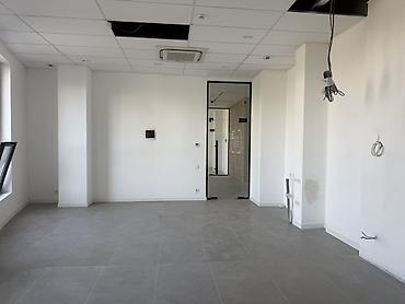 аренда места тц: Сдаю The entire store: Clothes, shoes, 35 м², В торговом центре, Не действующий — 2