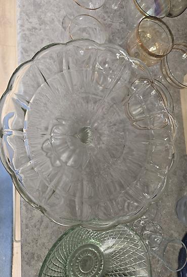 Статуэтки: Фарфоровые статуэтки времен СССР
есть сколы и другие советские вещи — 22