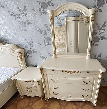 продажа кроватей с матрасом: Спальный гарнитур в классическом стиле, цвет айвори с золочёным — 3