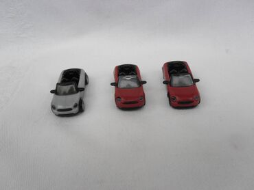 Ostali predmeti za umetnost i kolekcionarstvo: Kinder autici Mini, cena za kom — 8