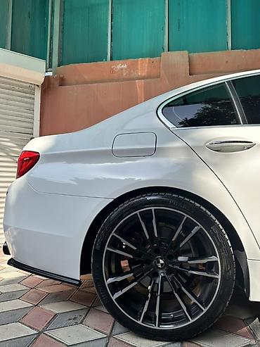 bwm m5: BMW M5 (F10) – ağ rəngli, M paketli idman sedanı. Xüsusiyyətlər və — 10
