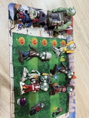 Игрушки: Игровой набор по мотивам Plants vs. Zombies 3 комплекта все фигурки — 5