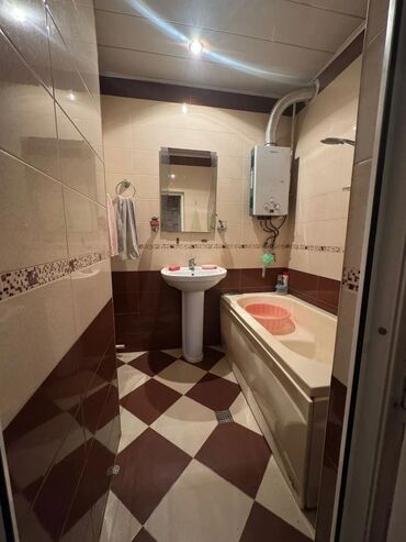 Köhnə tikili: Bakı, 4 otaqlı, Köhnə tikili, m. Həzi Aslanov, 65 kv. m -da lalafo.az — 6 Köhnə tikili: Bakı, 4 otaqlı, Köhnə tikili, m. Həzi Aslanov, 65 kv. m — 6