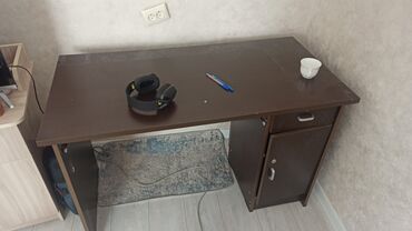 Компьютерные столы: Компьютерный стол, Б/у, Угловой, ЛДСП