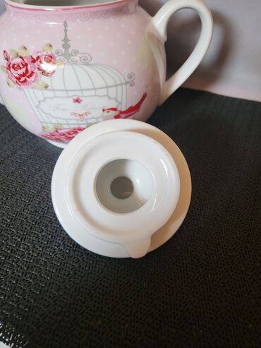 Čajnici: Bokal nov,vintaz porcelanski. Nov bokal. Visina. 12cm na lalafo.rs — 10 Čajnici: Bokal nov,vintaz porcelanski. Nov bokal. Visina. 12cm — 10