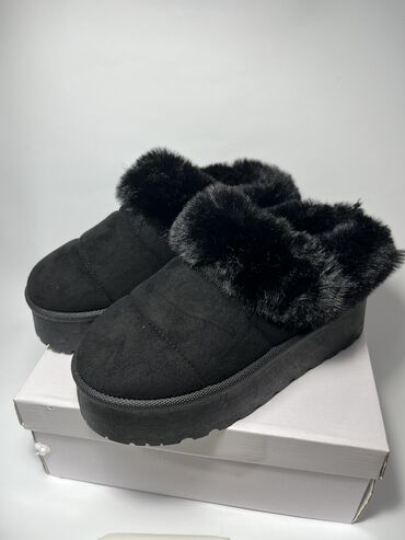 nike papuce crne: Ugg papuče, bоја - Crna, 38