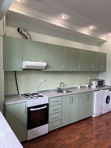 промышленная вытяжка на кухню: Кухонный гарнитур, цвет - Зеленый, Б/у