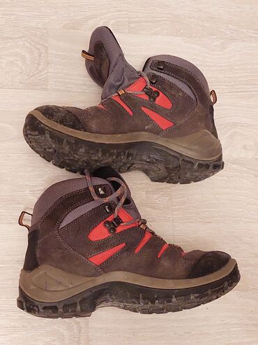 Krasofkalar və idman ayaqqabıları: 38 razmer Klepper krassovka botinka. İçi yumuşaqdır. Yeni kimidir — 12