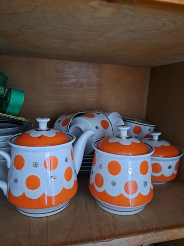 набор посуды люминарк 19 предметов: Продам не дорого пиялки, тарелки, графин, селедочницы, чайный сервиз