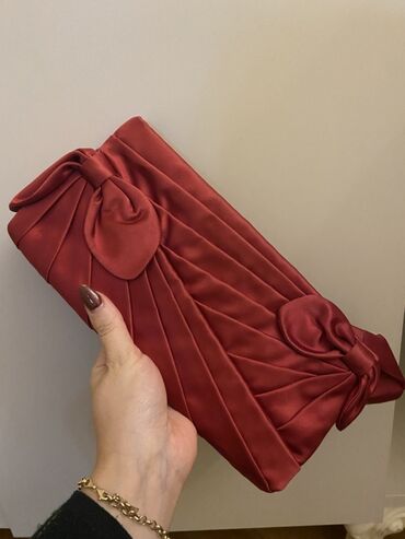 miu miu eynek: Klatç, Valentino