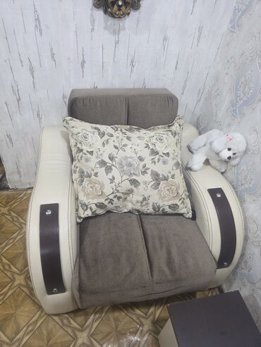 Divan, İşlənmiş, Açılan, Bazalı, Parça, Çatdırılma yoxdur