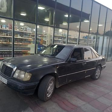 mersedes w126: Mercedes-Benz W124: 2.5 л | 1988 г. Седан — 1