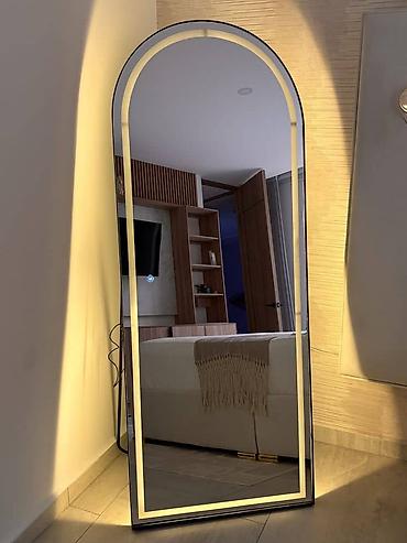 Напольное зеркало с LED-подсветкой - Форма: арочное, с прямоугольным
