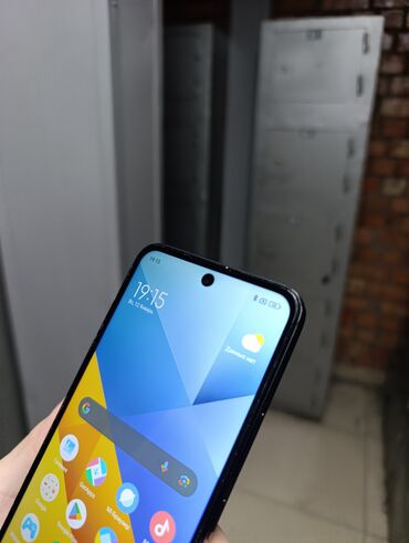 Poco: Poco M6, Б/у, 256 ГБ, цвет - Черный, 2 SIM — 3