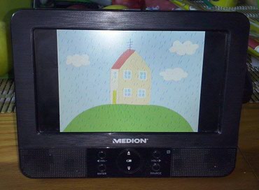 alat za limariju: DVD za auto Medion Čita DVD, flešku, memorijsku karticu. Uz njega ide