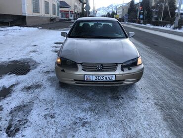 Toyota: Toyota Camry: 1997 г., 2.2 л, Механика, Бензин, Седан