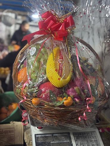 фрукты в корзине: Жазып чалыныздар)Подарочные фруктовые корзины и шляпные коробки — 4