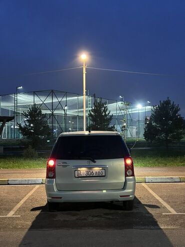 Toyota: Toyota Raum: 2003 г., 1.5 л, Автомат, Бензин, Седан — 4