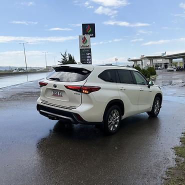гибрид машины: Toyota Highlander: 2021 г., 2.5 л, Автомат, Гибрид, Кроссовер — 7