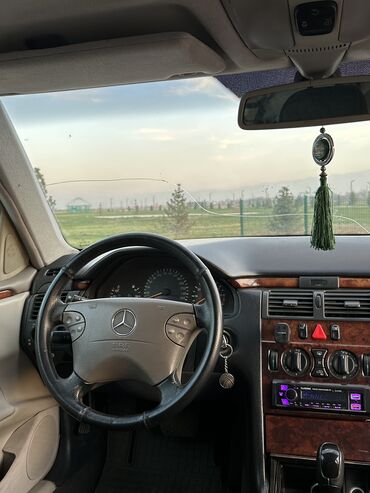 Mercedes-Benz: Mercedes-Benz E-Class: 2001 г., 2.6 л, Автомат, Бензин, Седан — 11