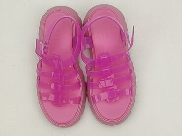 nieprzemakalne ocieplane buty zimowe z wysokimi cholewami: Cropp, Sandals for women, size 37