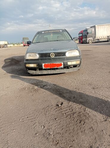 авто аврийном состоянии: Volkswagen Golf: 1992 г., 1.8 л, Механика, Бензин, Купе