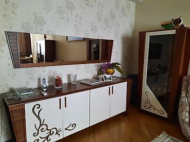 qoz: Qonaq otağı üçün mebel dəsti Tərkib: - TV stendi və divar rəfli — 3