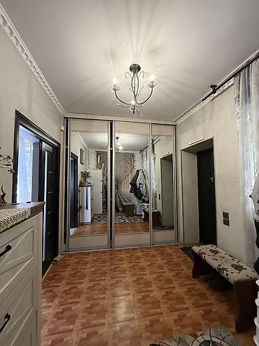 Продажа коттеджей и домов: 6 комнат и более, 200 м², 10 соток, Бишкек, Риэлтор — 12